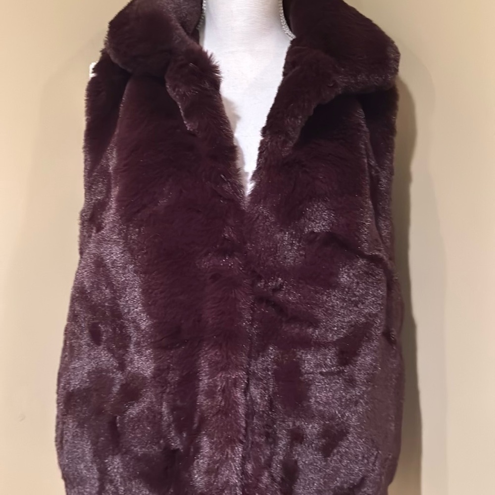 Elir Tahari, faux fur vest, jacket size large
